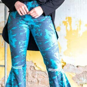 LUCKY & BLESSED JEANS FLARE DESTRESSED W/ BACK POCKETS